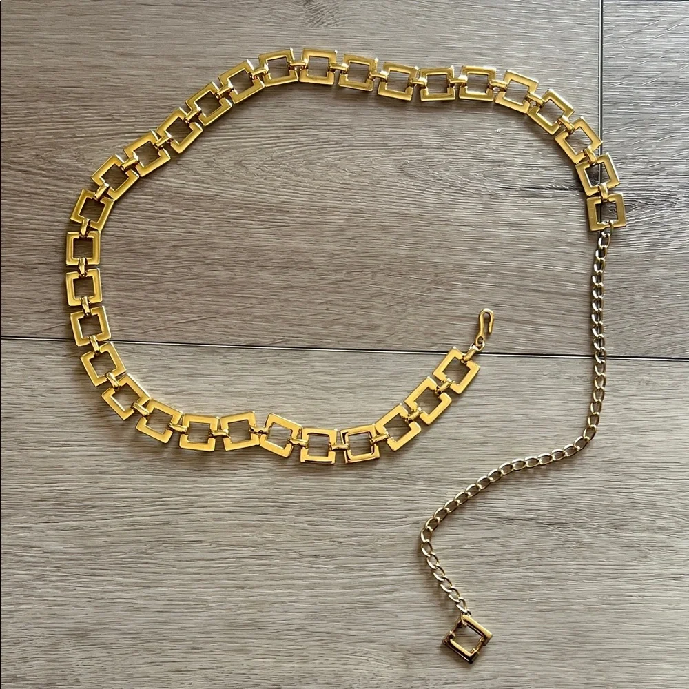Gold Chain Link Belt - Picture 5 of 10